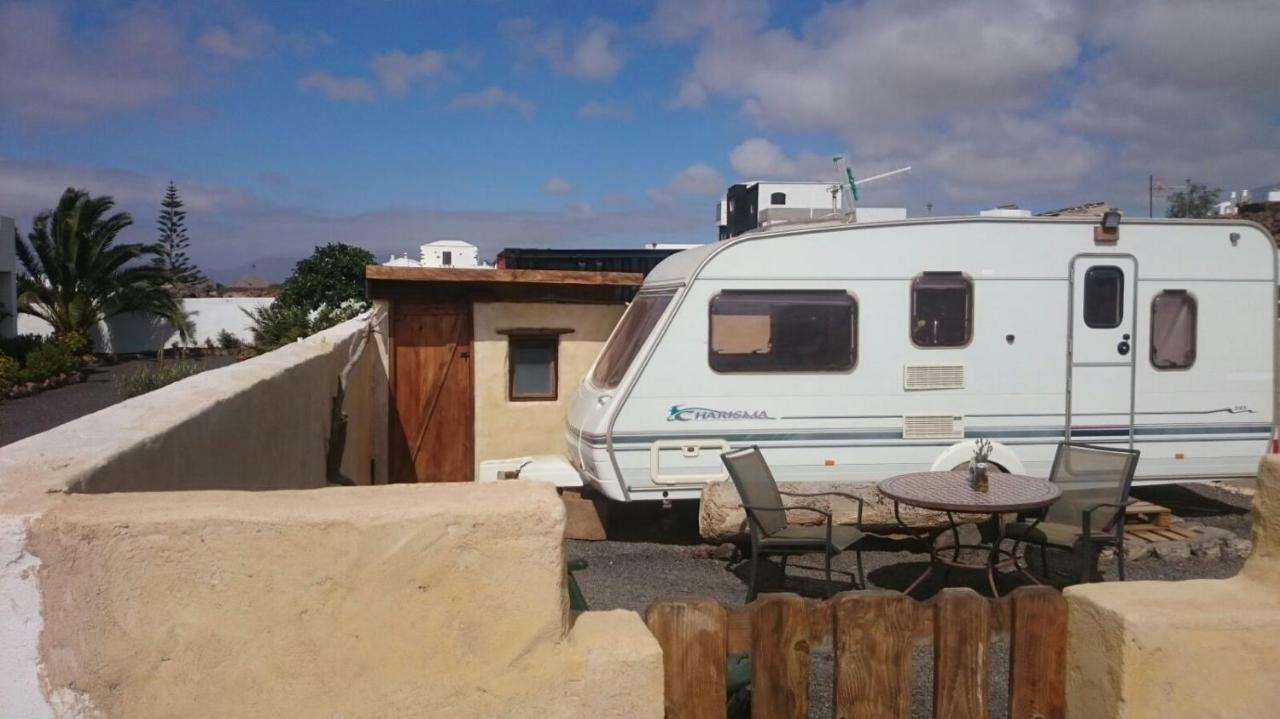 Caravan Apartment Tinajo Extérieur photo