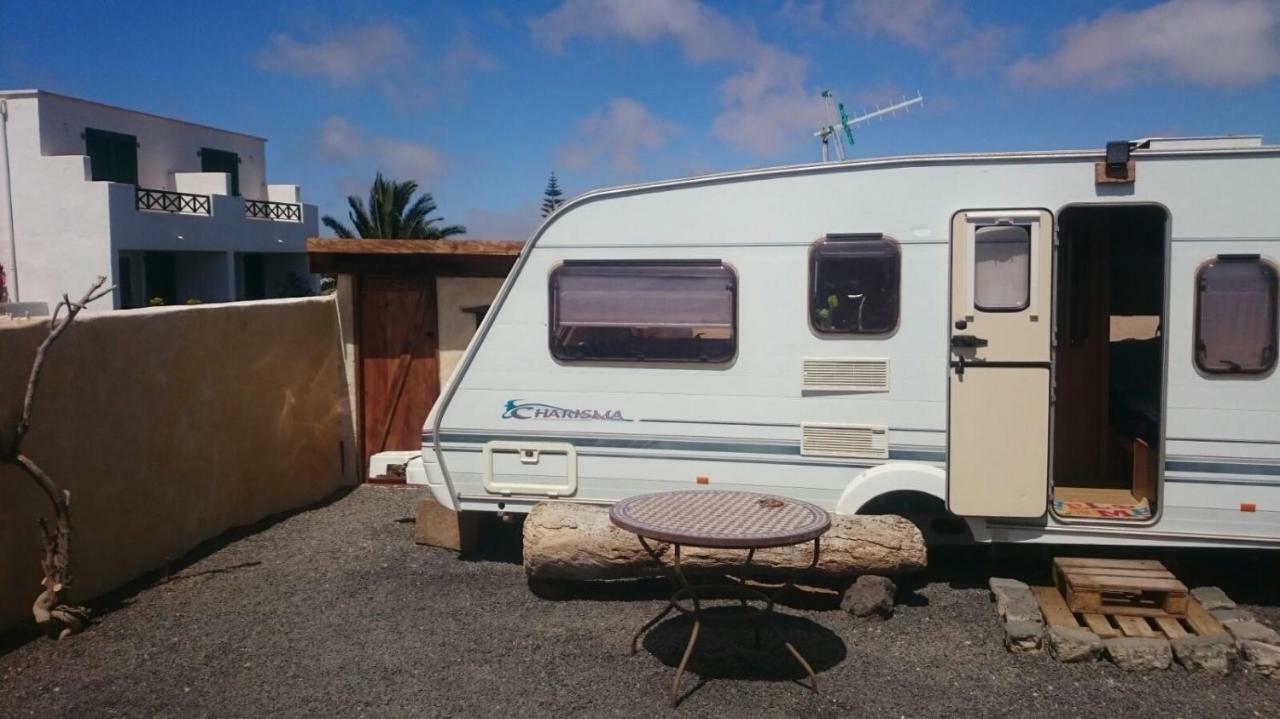 Caravan Apartment Tinajo Extérieur photo